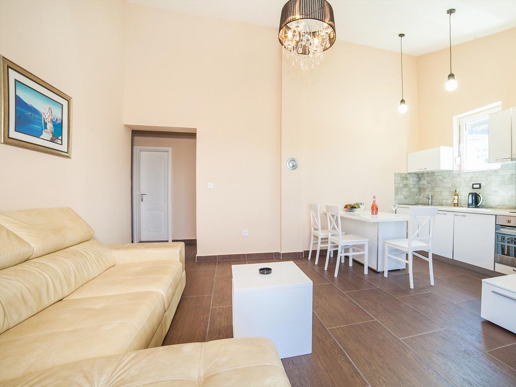 Apartments Urban Wild Kotor Exterior photo