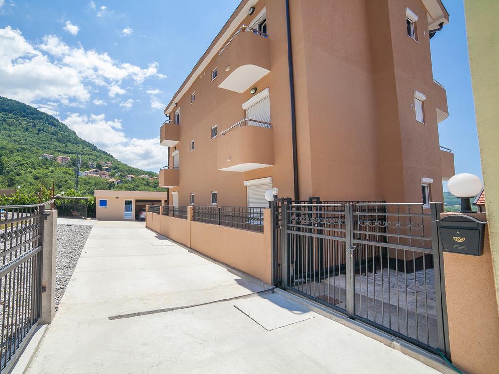 Apartments Urban Wild Kotor Exterior photo