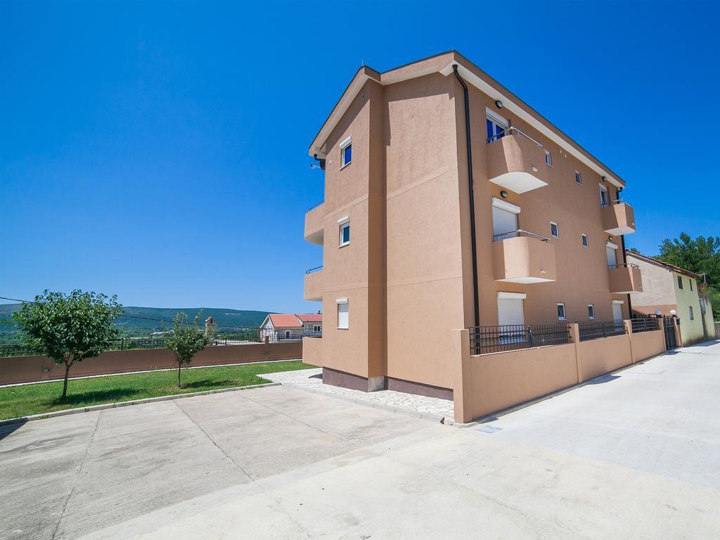 Apartments Urban Wild Kotor Exterior photo