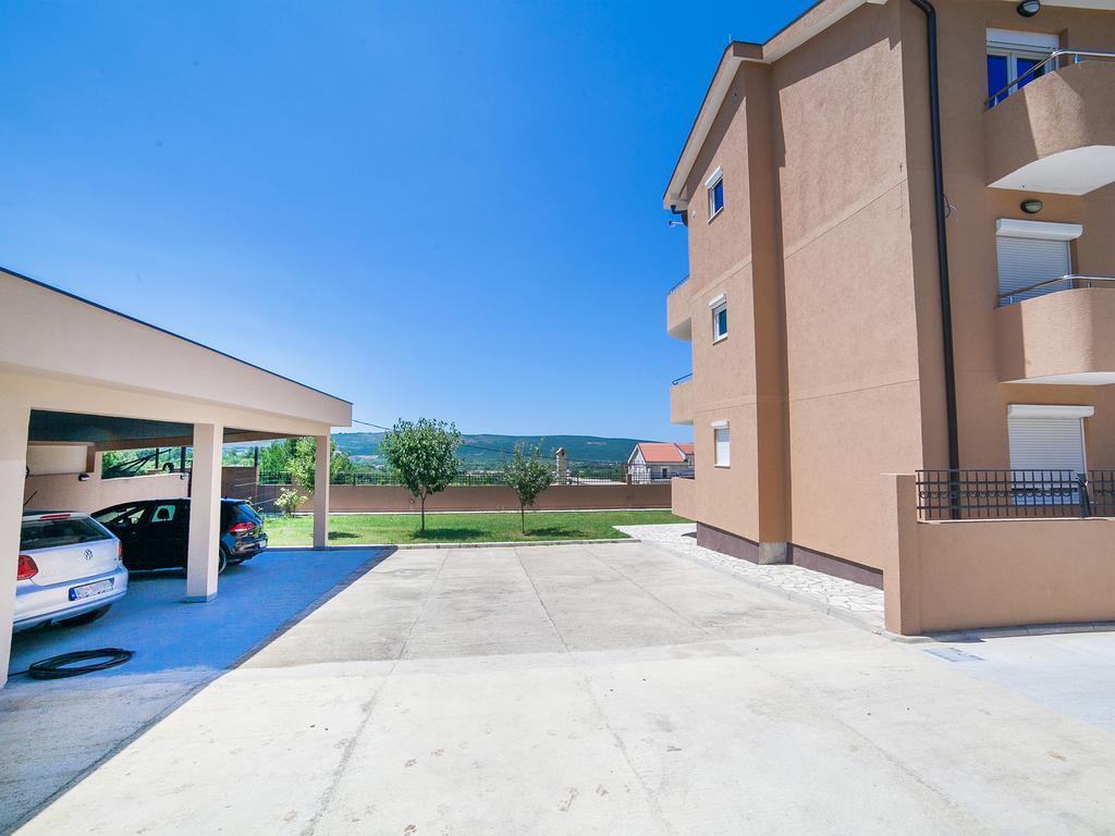 Apartments Urban Wild Kotor Exterior photo