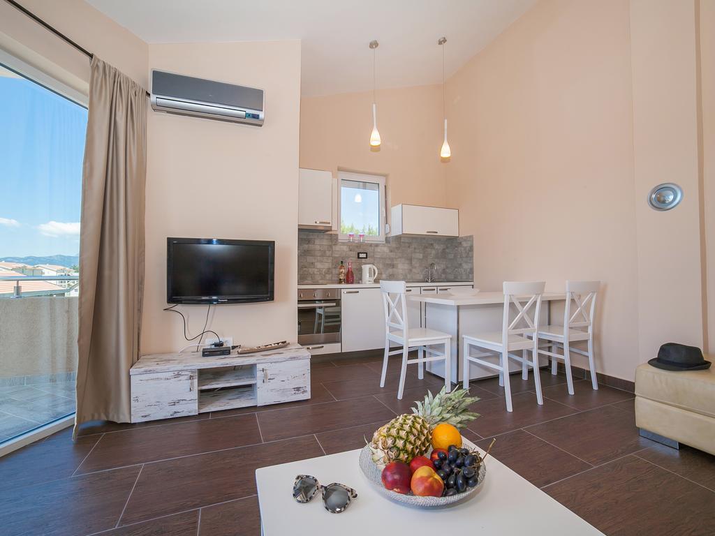 Apartments Urban Wild Kotor Exterior photo